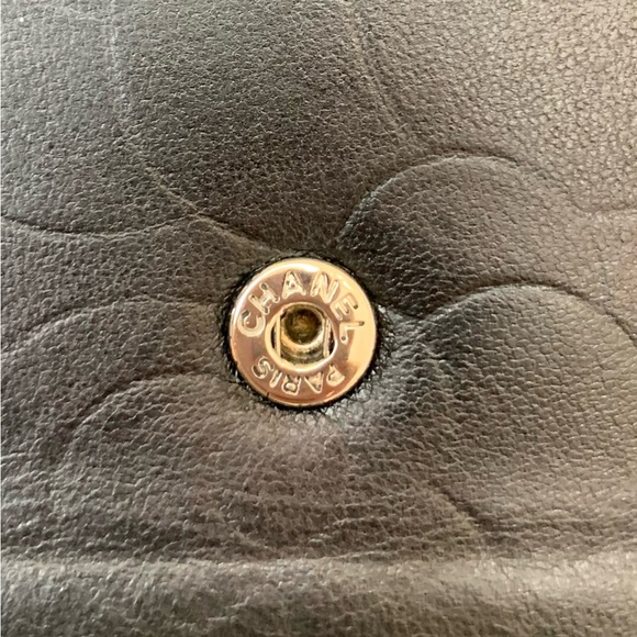 Chanel Camellia Accent Black Leather Wallet. Box & Authenticity Card included. - Picture 5 of 14